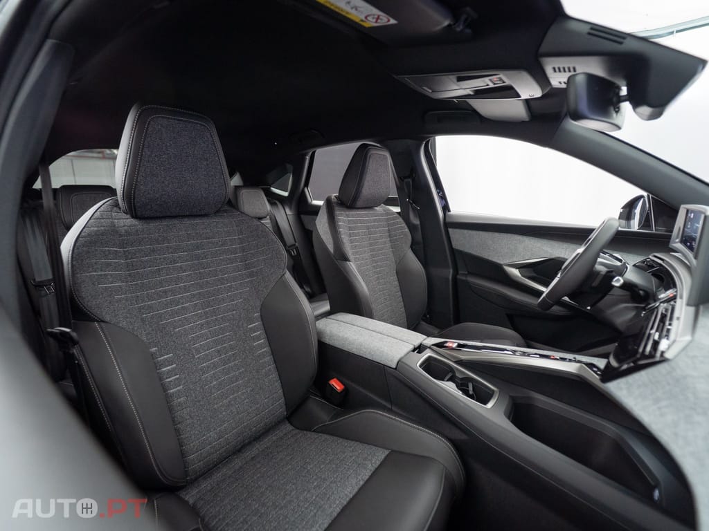 Peugeot 3008 1.2 Hybrid Allure e-DCS6