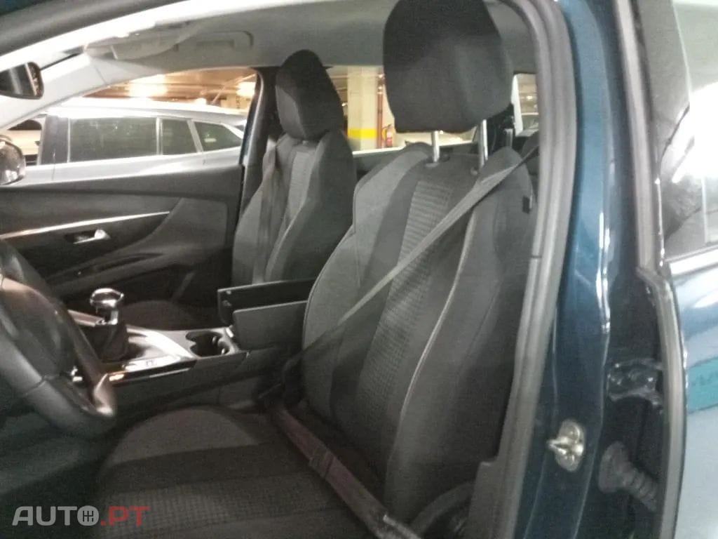 Peugeot 5008 1.5 BlueHDi Active Pack