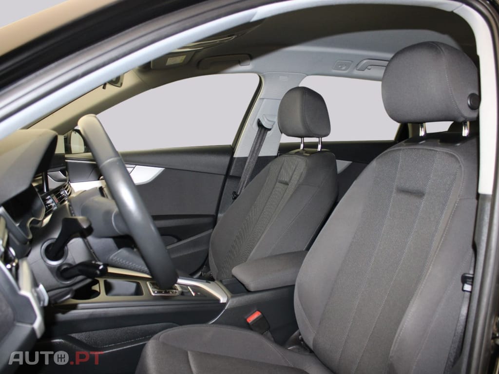Audi A4 Avant 35 TDI STRONIC I.V.A DEDUTÍVEL