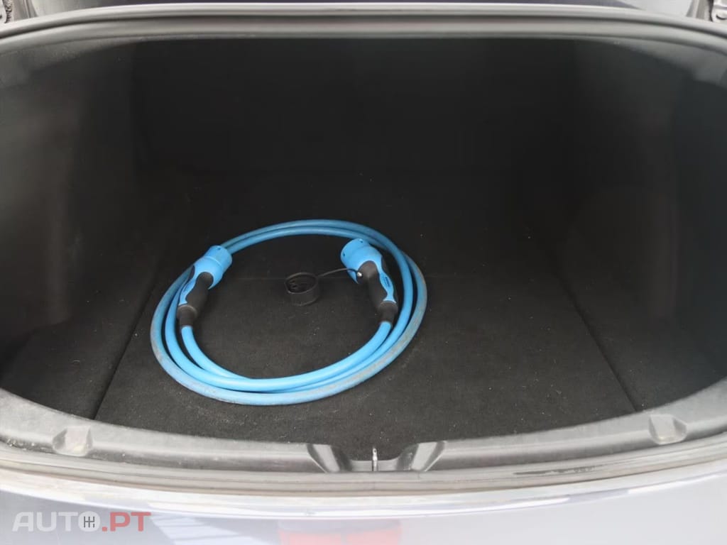 Tesla Model 3 Standard RWD Plus 92%