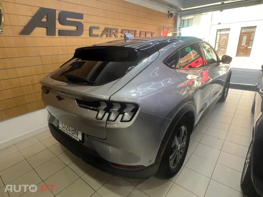 Ford Mustang Mach-E AWD PREMIUM