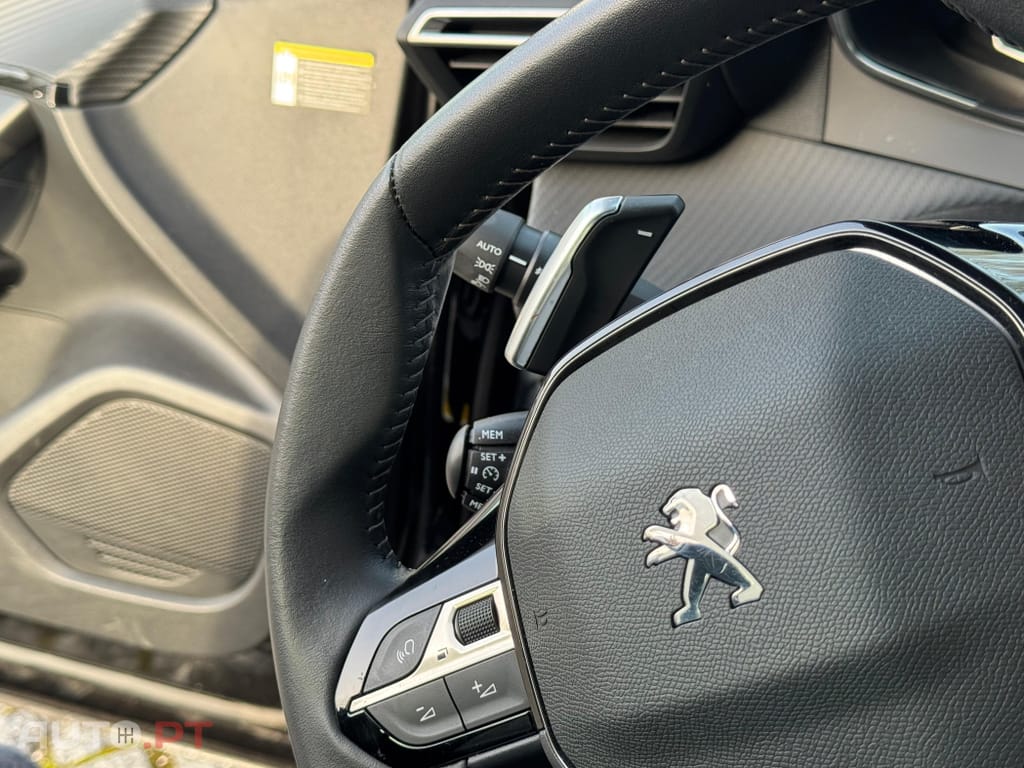 Peugeot 2008 1.2 PureTech Allure Pack EAT8