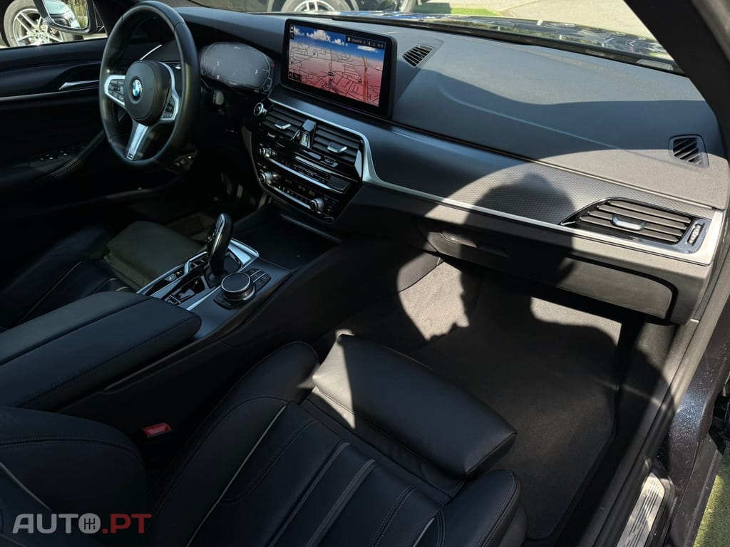 BMW 530 e Pack Desportivo M