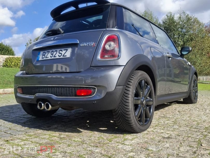 MINI Cooper Cooper S