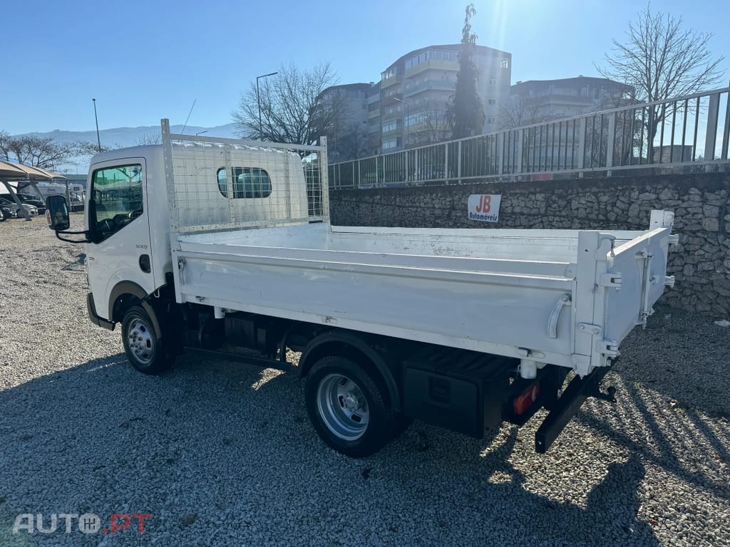 Nissan Cabstar 2.5 dCi 35.14/1 C.Aço Basculante