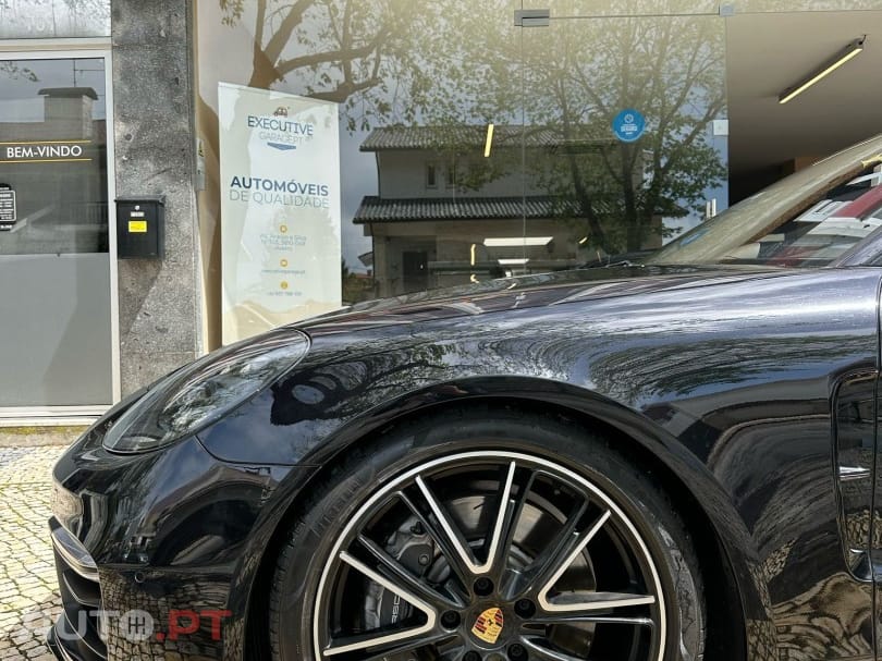 Porsche Panamera 4 E-Hybrid