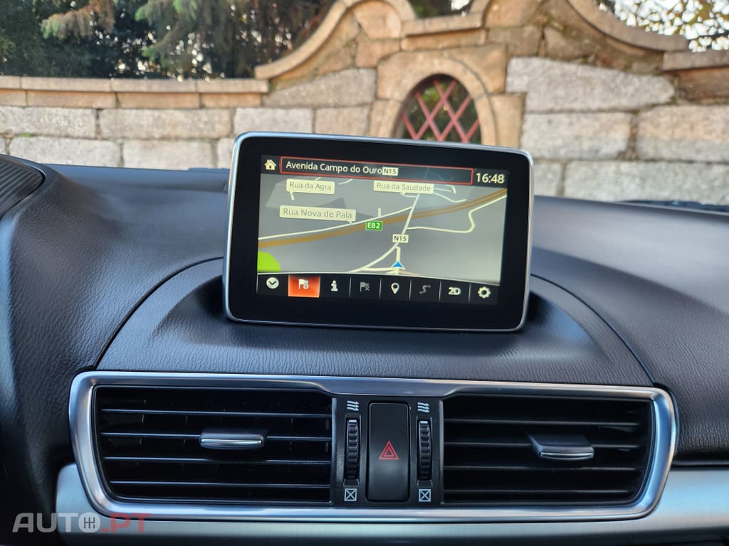 Mazda 3 1.5 Sky-D Excellence Navi