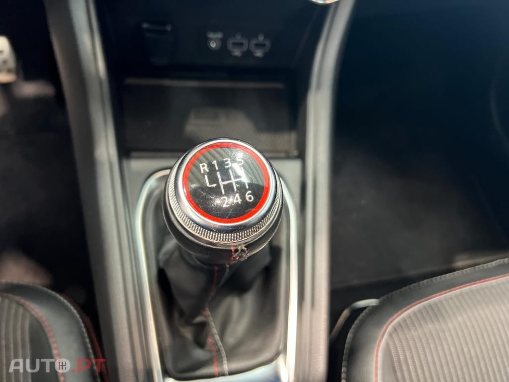 Renault Captur 1.0 TCe RS Line