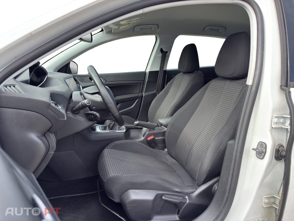 Peugeot 308 1.2 PureTech Business Line