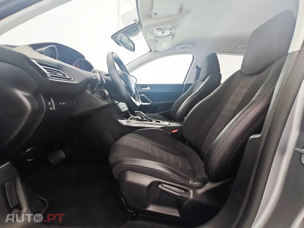 Peugeot 308 PureTech 130 EAT8 Allure Pack