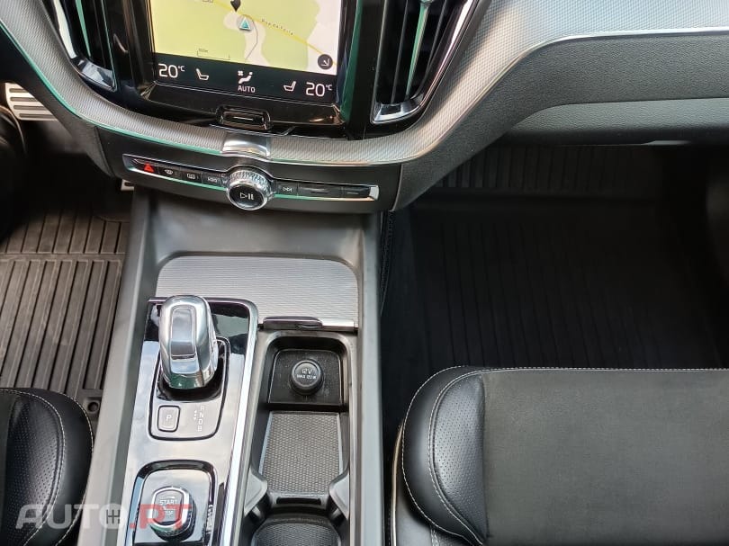 Volvo XC60 2.0 T8 PHEV R-Design AWD