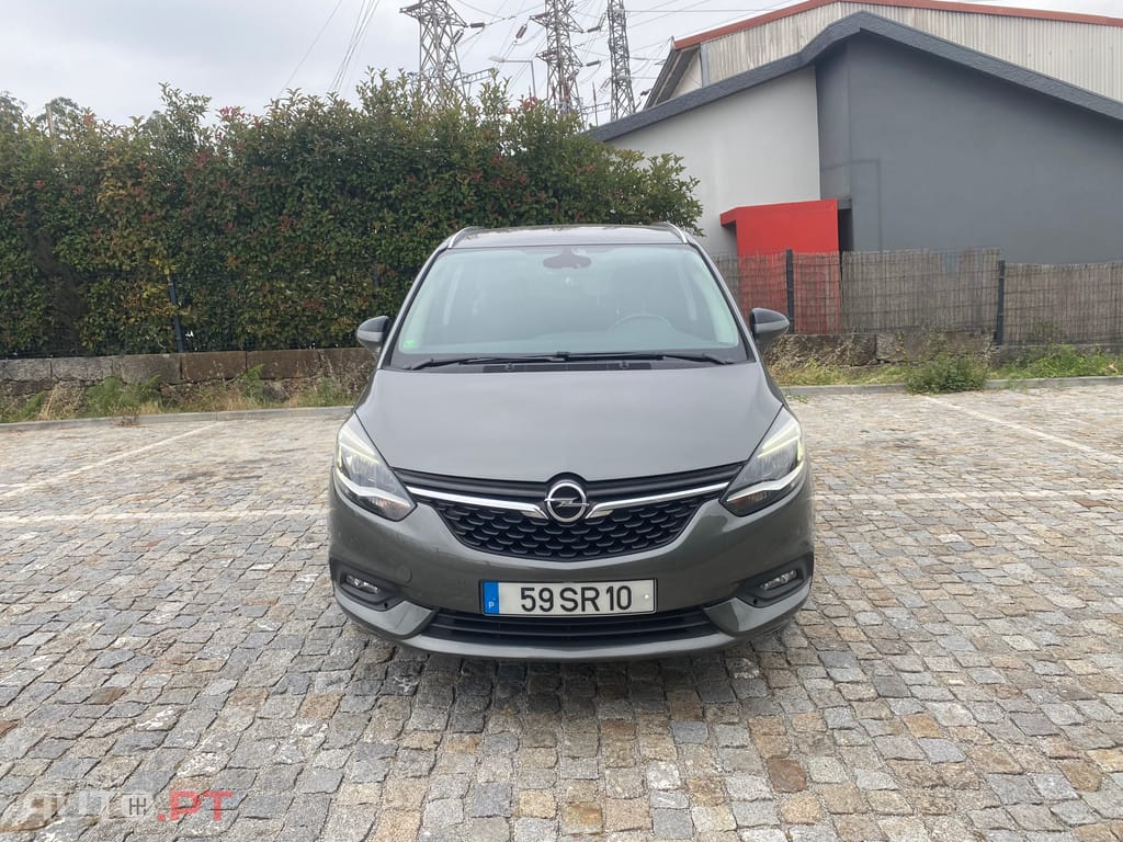 Opel Zafira Opel Zafira Tourer 1.4 Turbo GPL Exclusive | 7 Lugares |