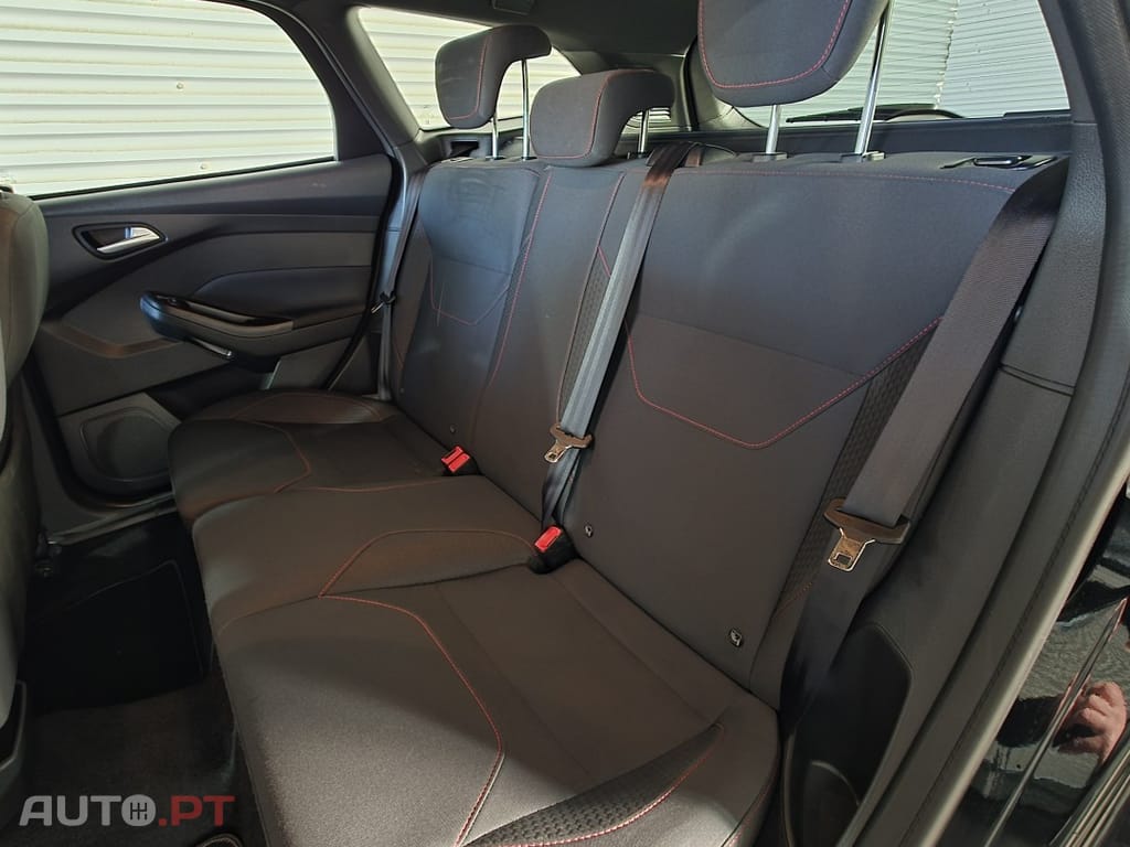 Ford Focus SW 1.5 TDCi EcoBlue ST-Line