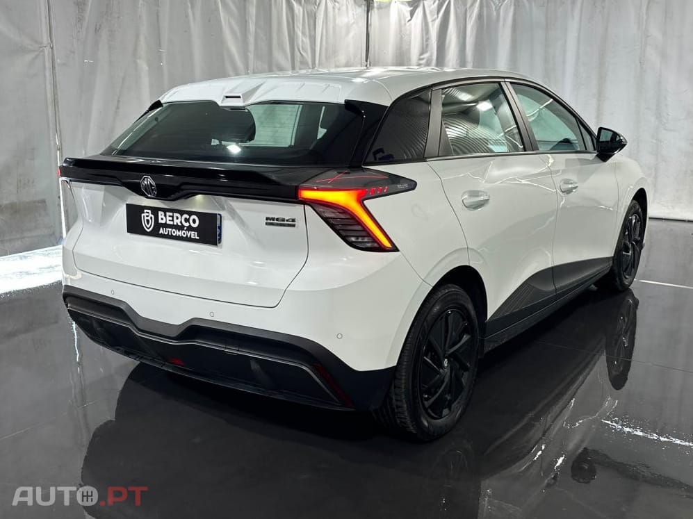 MG MG4 51 kWh Standard