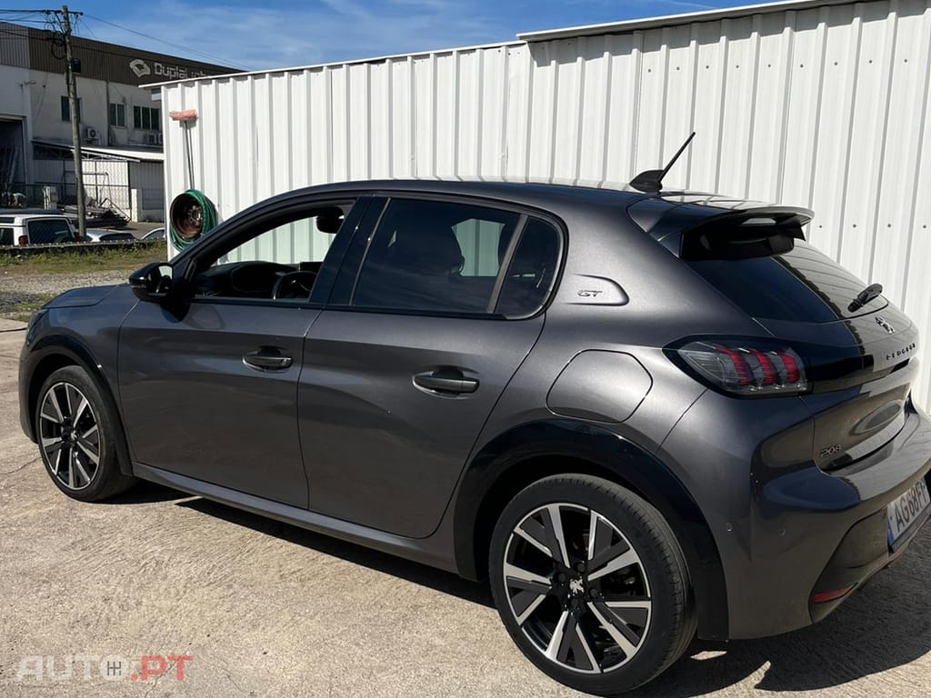 Peugeot 208 Puretech 1.2 GT