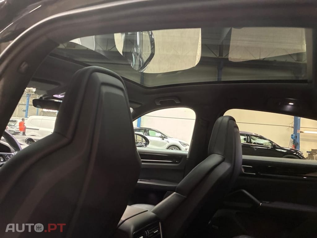 Porsche Cayenne E-Hybrid Triptronic V6