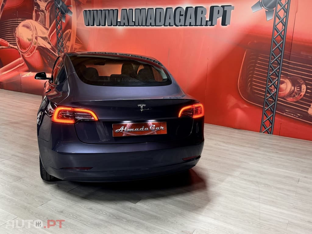 Tesla Model 3 Tração Traseira