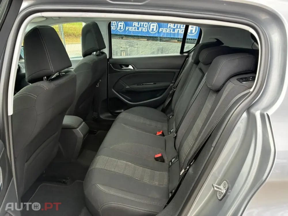 Peugeot 308 1.6 BlueHDi Allure J17