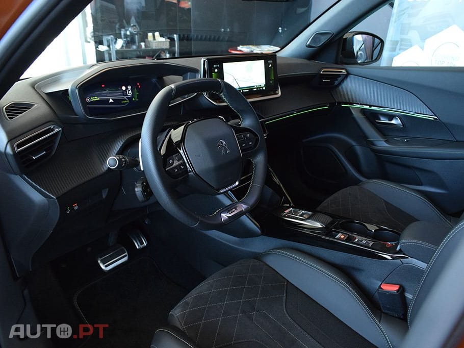 Peugeot 2008 1.5 BLUEHDI GT EAT8