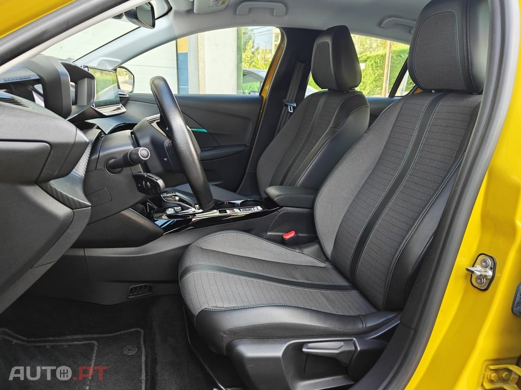 Peugeot E-208 50 kWh Allure Pack