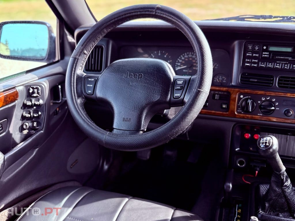 Jeep Grand Cherokee 2.5 TD Official