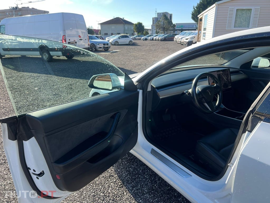 Tesla Model 3 Tração Traseira