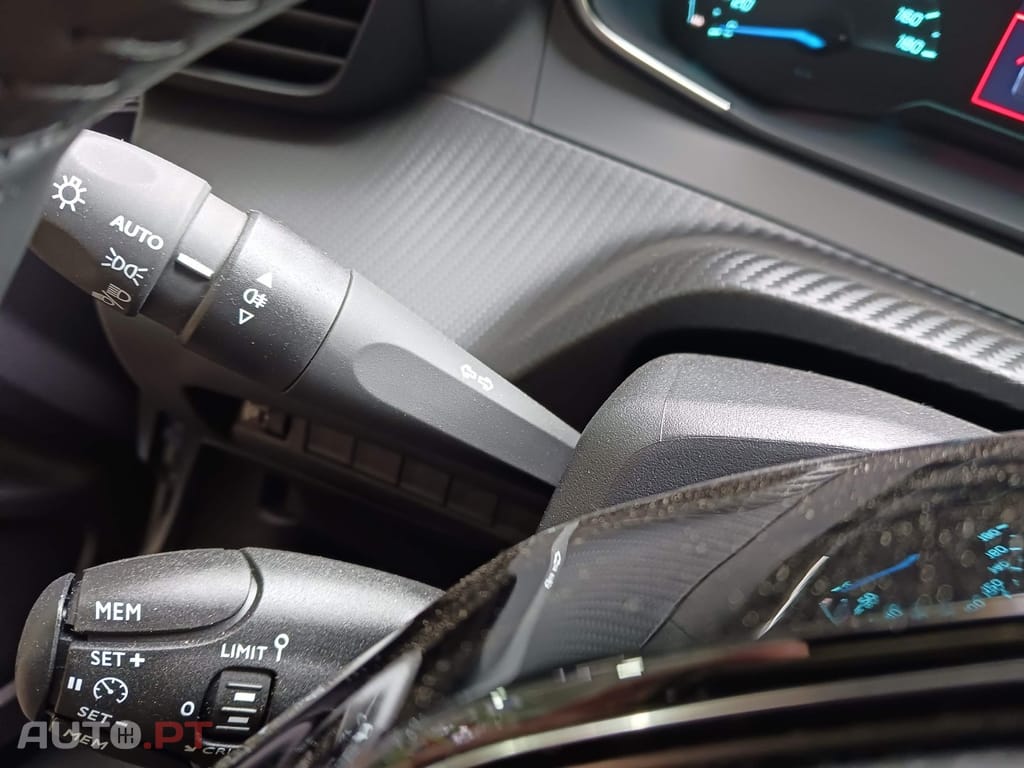 Peugeot E-2008 54 kWh Active