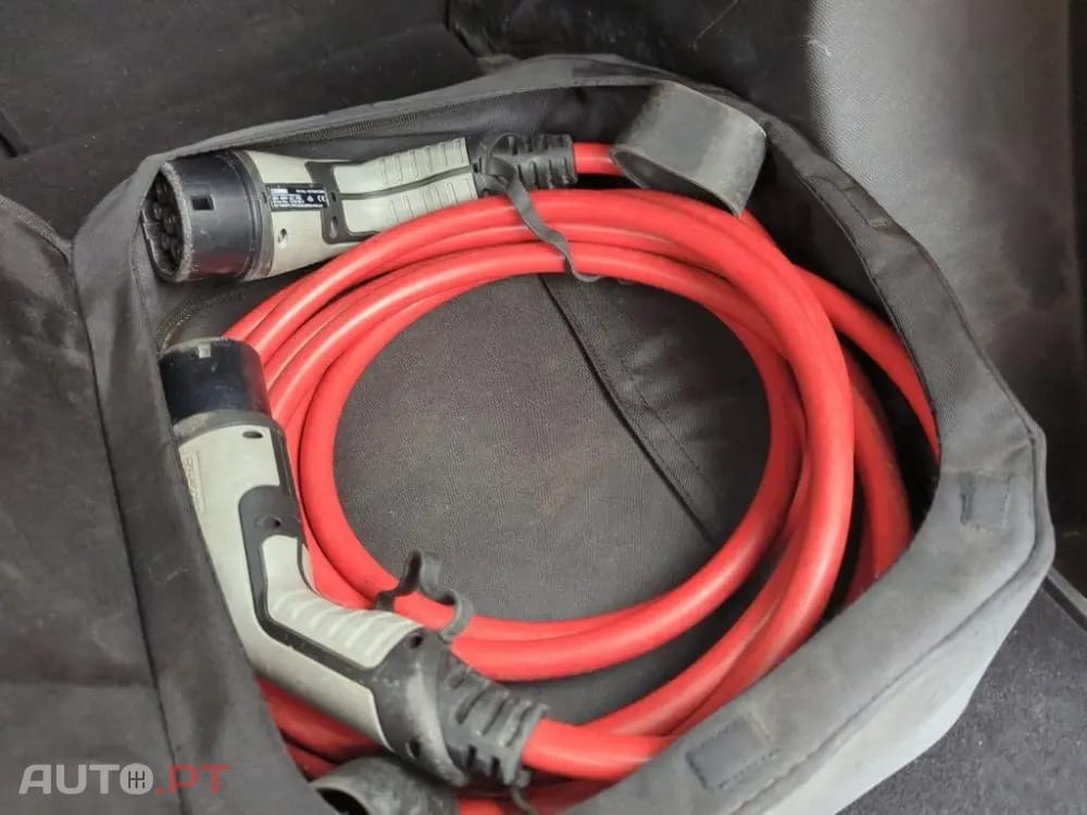 Peugeot E-2008 50 kWh GT