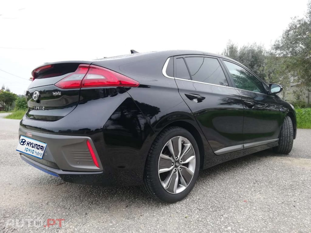 Hyundai Ioniq 1.6 GDI Hybrid Tech