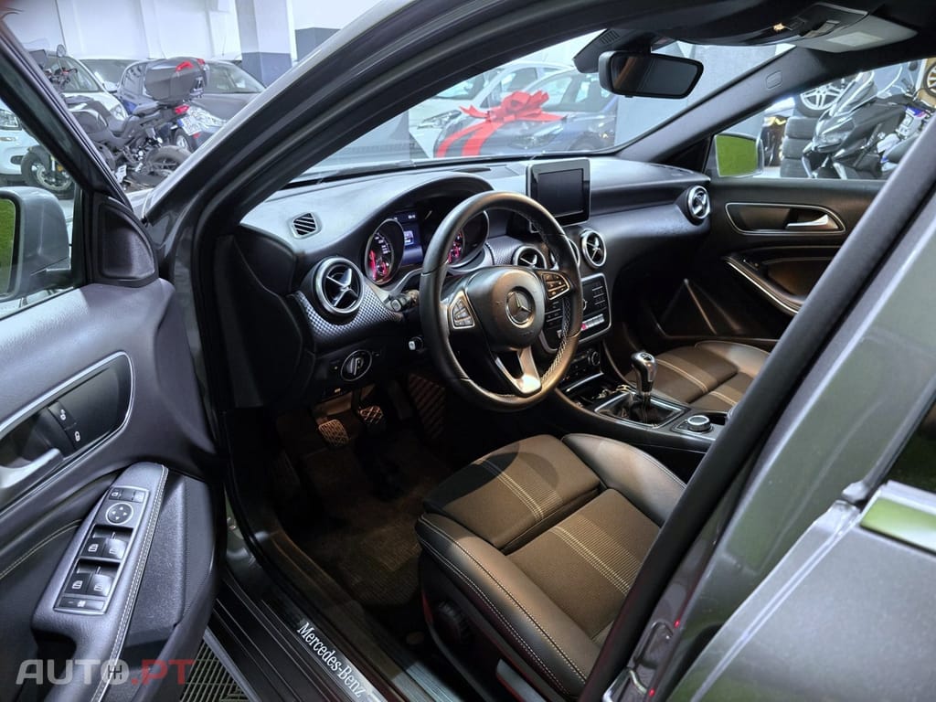 Mercedes-Benz A 180 d Urban — fotografia 10
