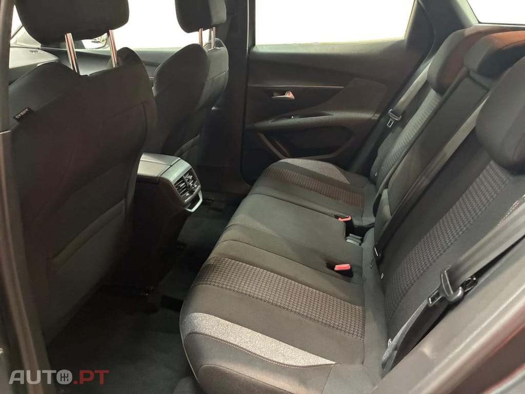 Peugeot 3008 1.5 BlueHDi Active Pack EAT8