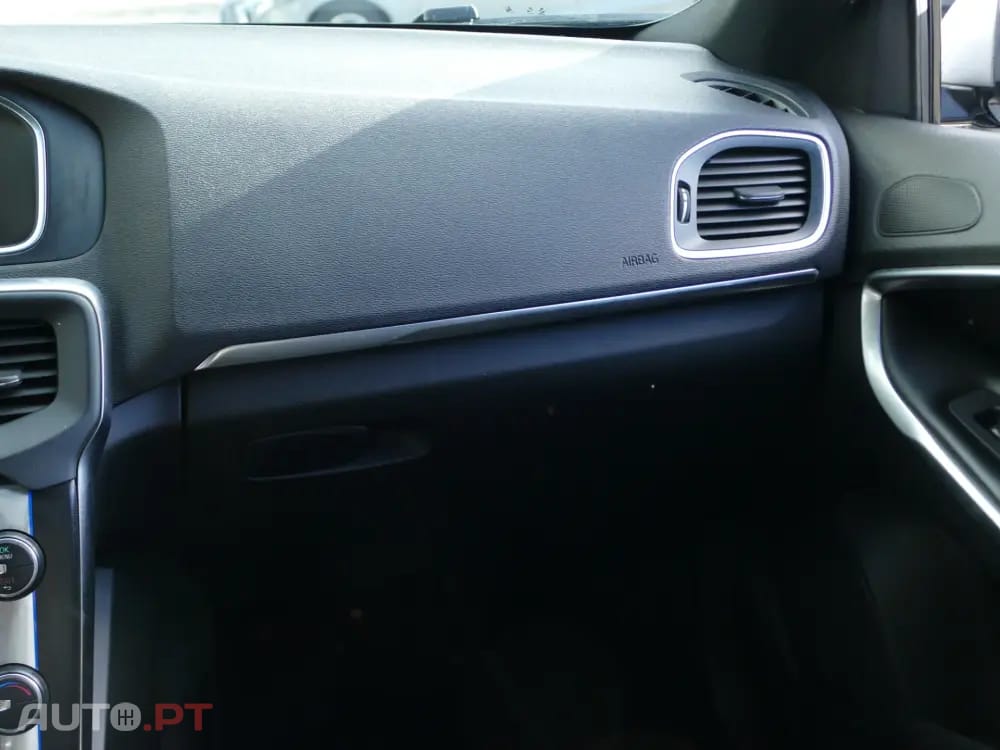 Volvo V40 1.6 D2 R-Design