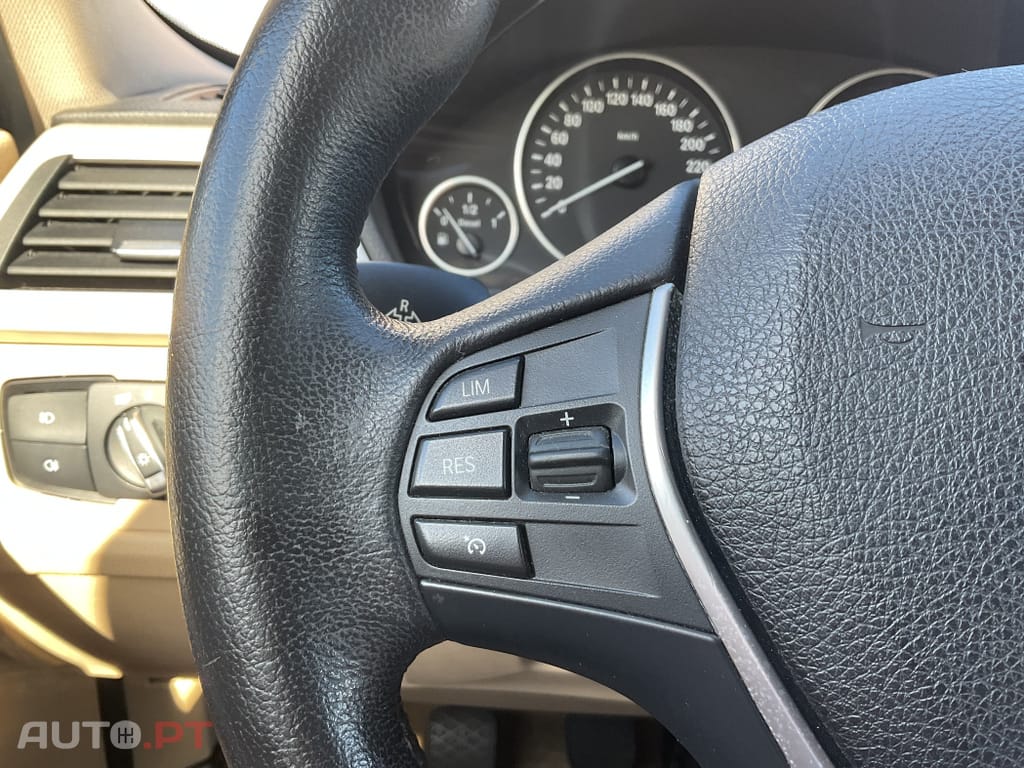 BMW 318 d Touring Line Sport