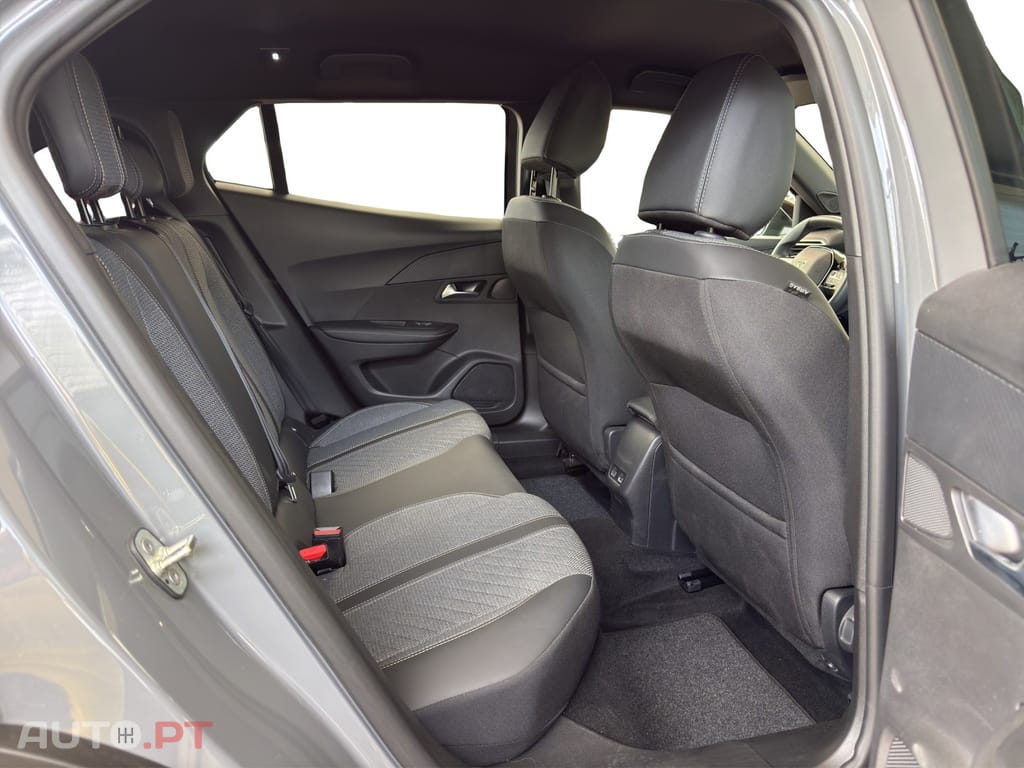 Peugeot E-2008 Allure