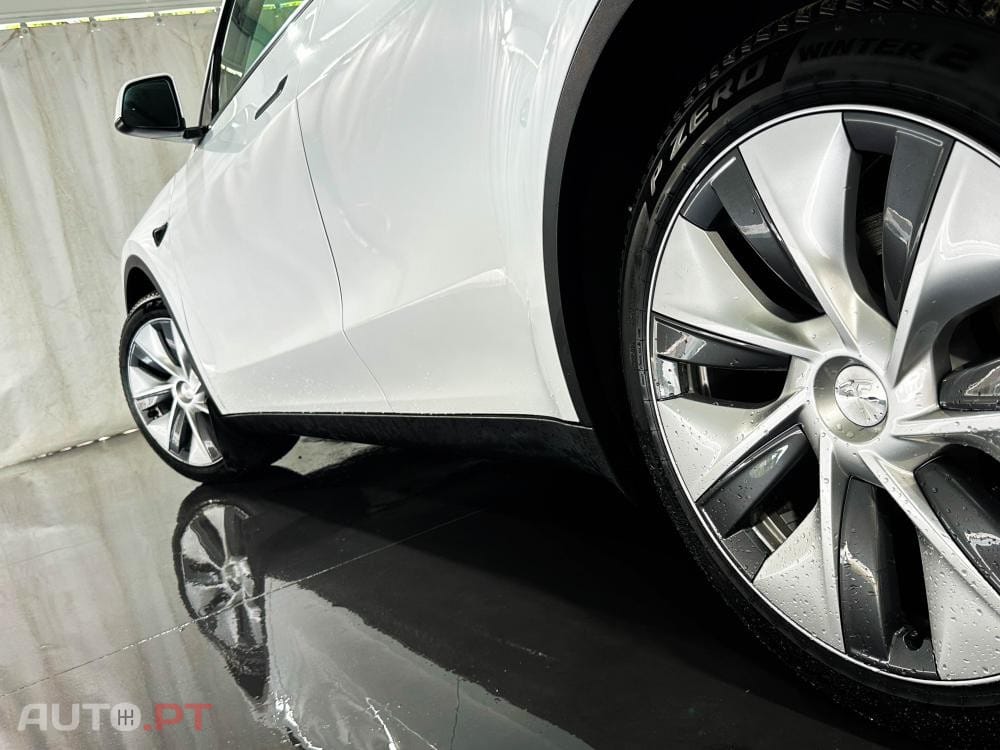 Tesla Model Y Long Range Dual Motor AWD