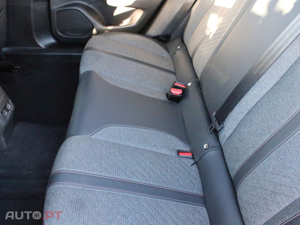 Peugeot 2008 PureTech 130 EAT8 Allure