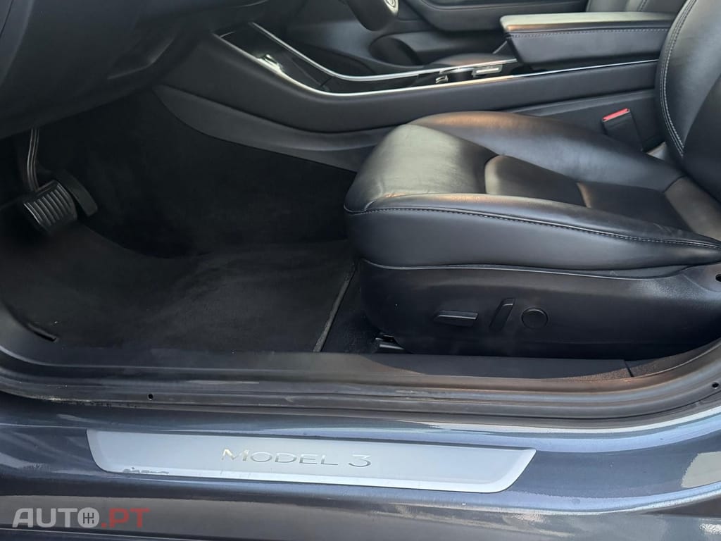 Tesla Model 3 Tração Traseira