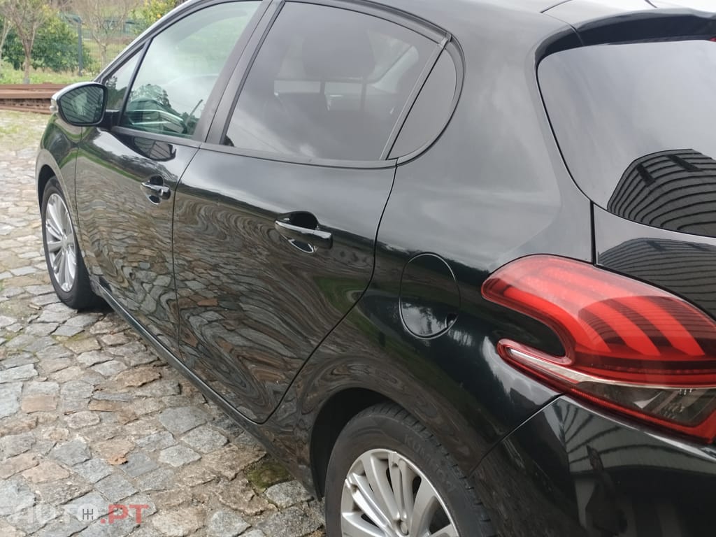 Peugeot 2008 1.2 puretech style
