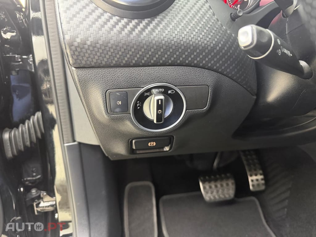 Mercedes-Benz A 180 7G-DCT AMG Line