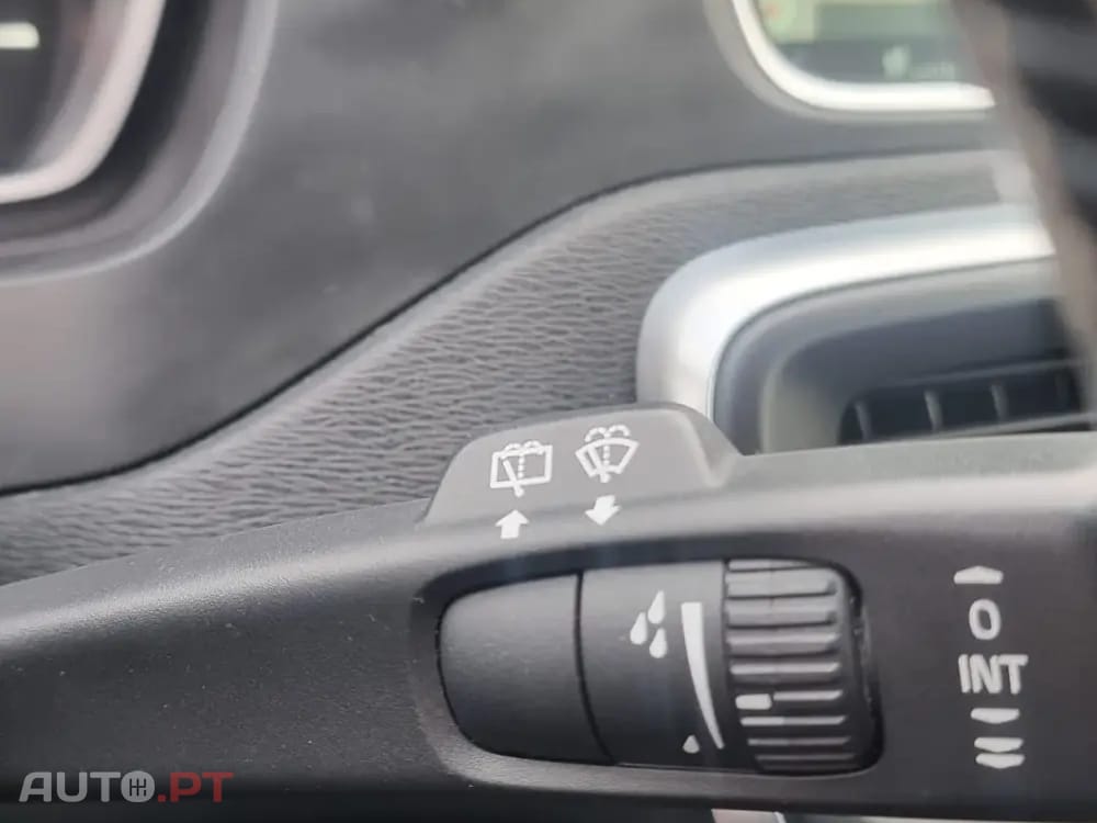 Volvo V40 2.0 D2 R-Design