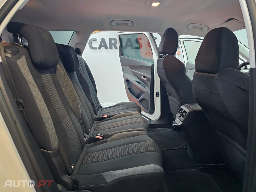 Peugeot 5008 1.2 PureTech Allure EAT8