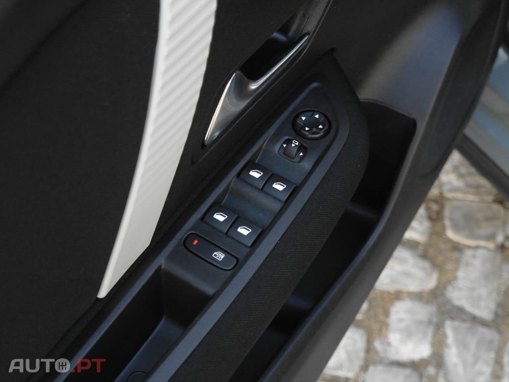 Citroen C4 1.2 Hybrid Plus e-DSC6