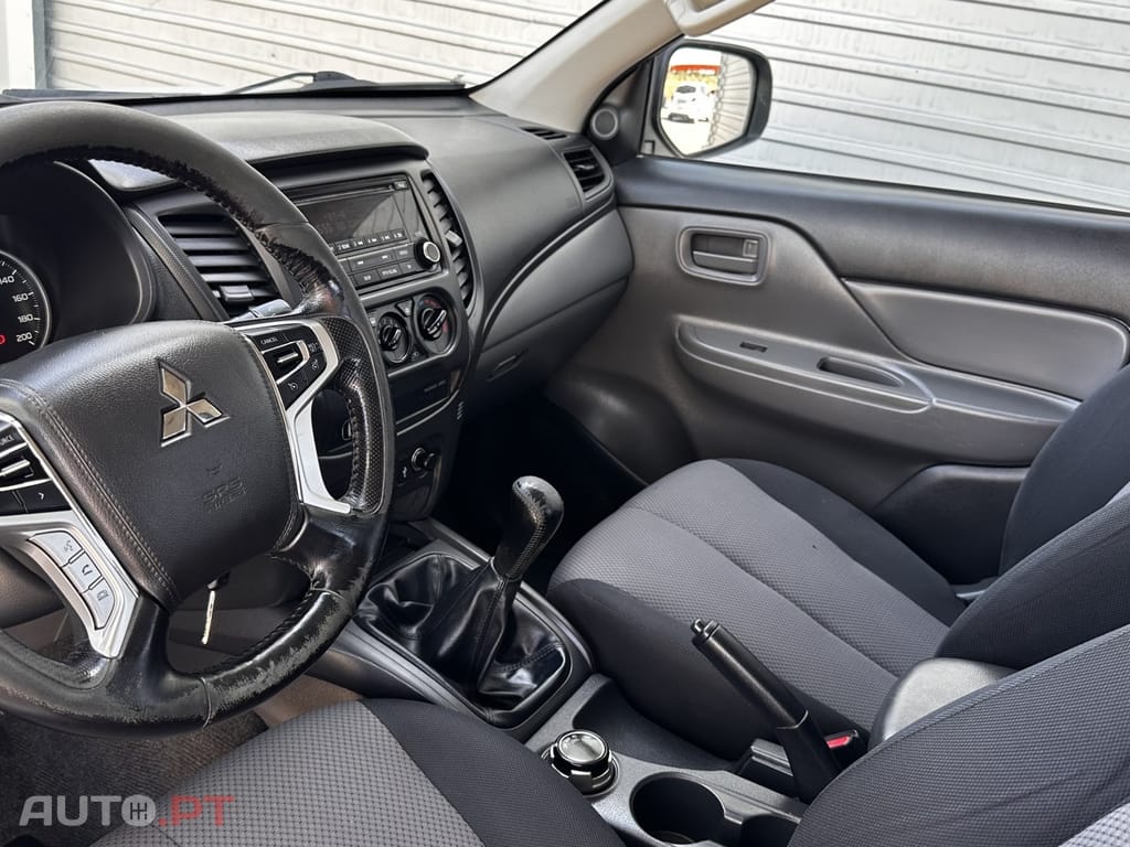 Mitsubishi L200 2.4 DI-D Club Invite CC 4WD