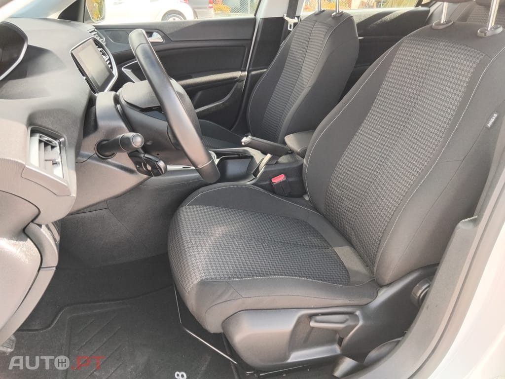 Peugeot 308 II 1.5 BlueHDi Business Line