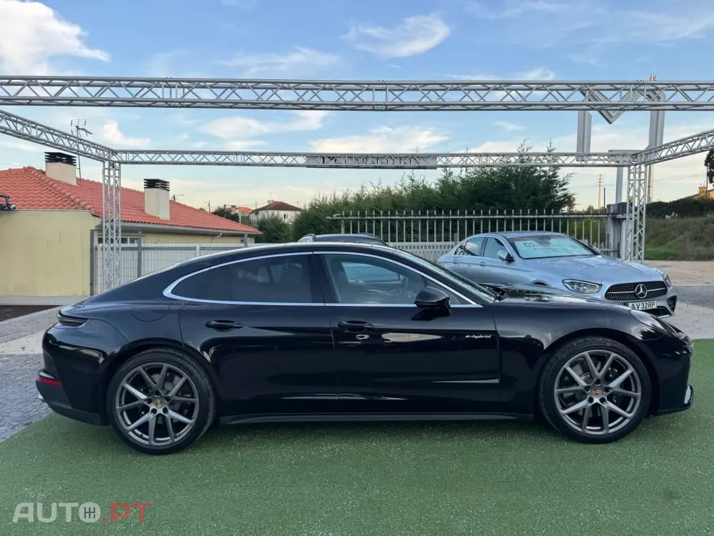 Porsche Panamera 4 E-Hybrid