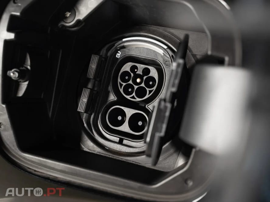 Mercedes-Benz GLA 250 e 8G-DCT AMG Line