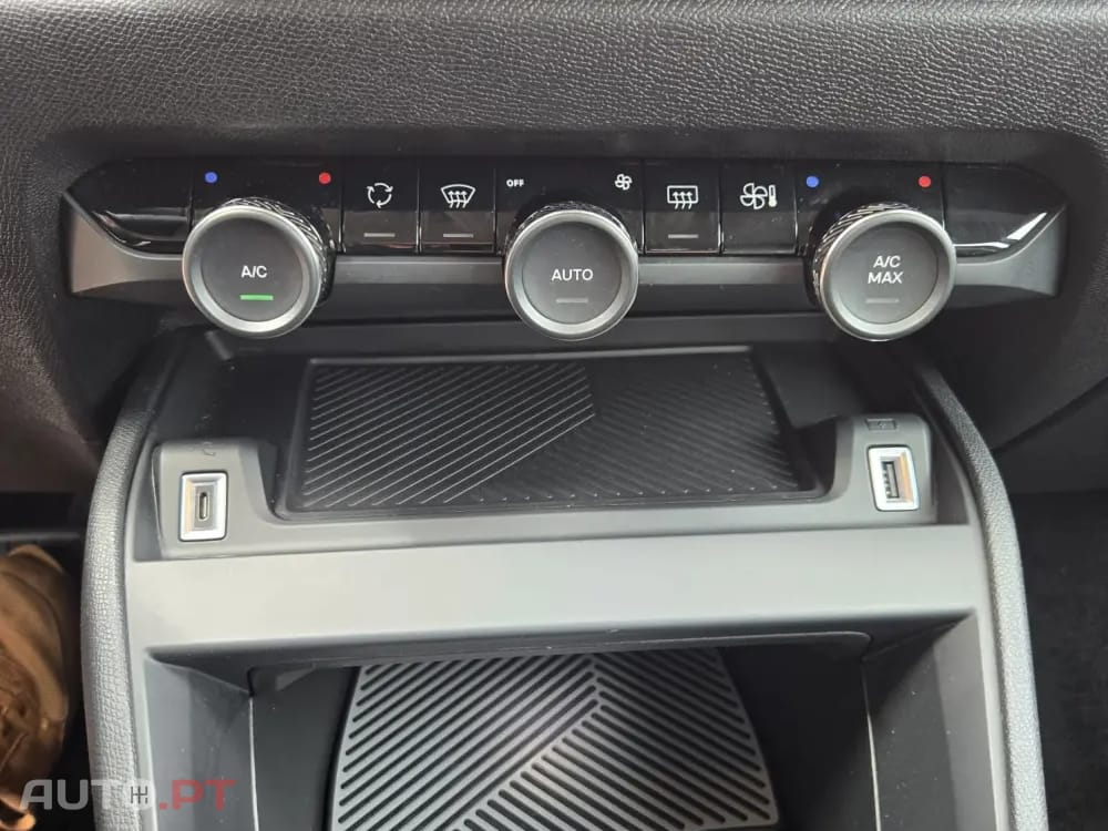 Citroen e-C4 136 PLUS