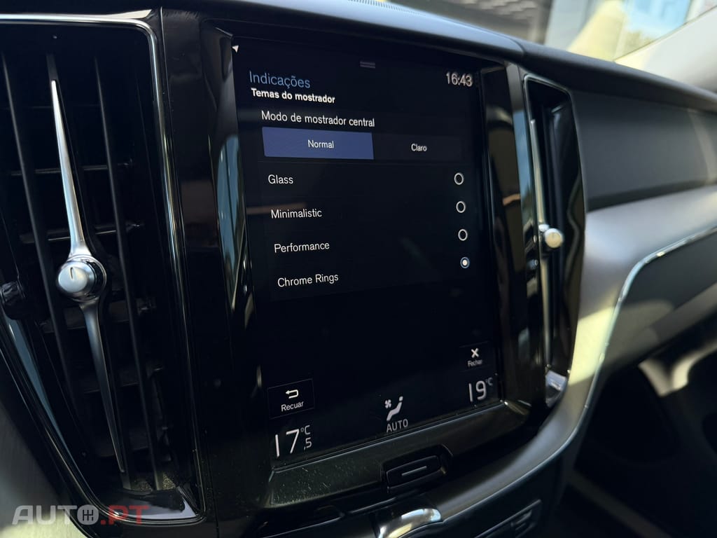 Volvo XC60 2.0 T8 PHEV Momentum Plus AWD