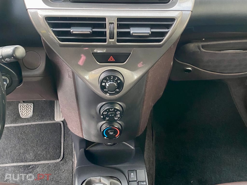 Toyota iQ 1.4 D-4D 2 NAVI+Bluetooth
