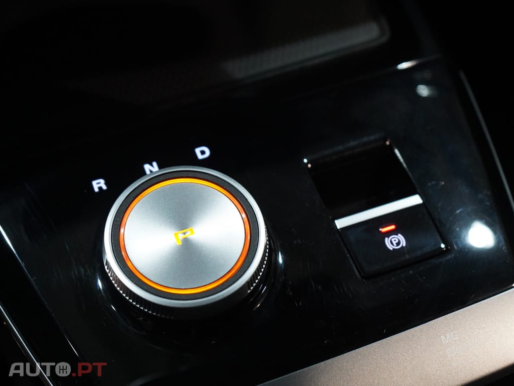 MG MG4 64 kWh Luxury